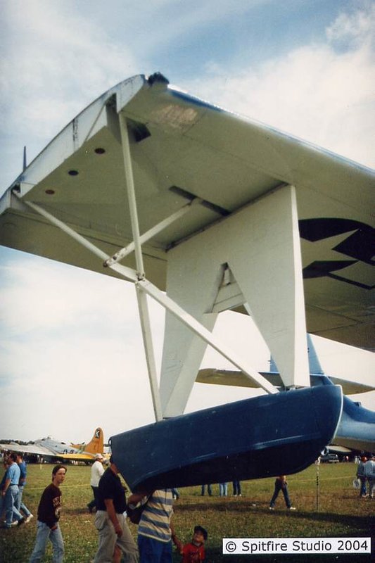 48_pby-6a_rh_float_fr_.jpg